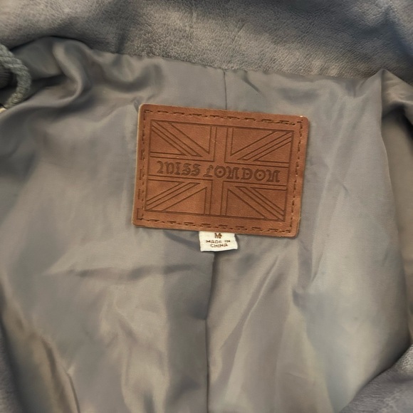 MISS LONDON FAUX LEATHER HOODIE
- WOMEN'S SIZE MEDIUM - Picture 4 of 11